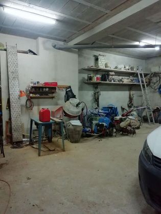 Foto 1 de Local en venda a calle Montejurra amb garatge