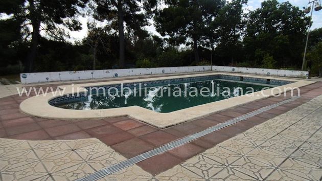 Foto 2 de Xalet en venda a La Conarda de 5 habitacions amb terrassa i piscina