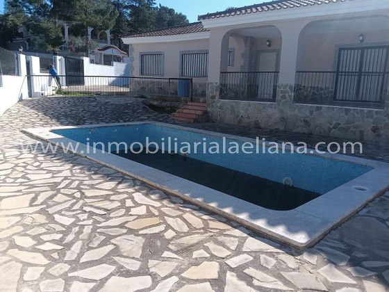 Foto 1 de Xalet en venda a Vilamarxant de 3 habitacions amb terrassa i piscina