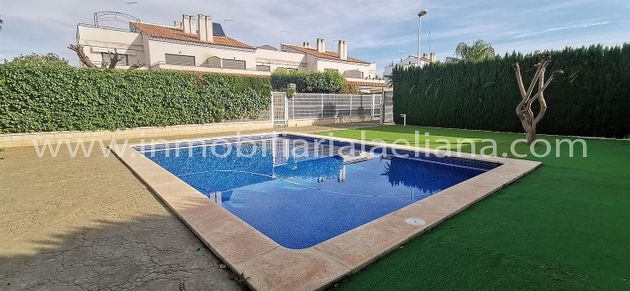 Foto 2 de Venta de chalet en El Carme-Sant Agustí-Bonavista de 3 habitaciones con terraza y piscina