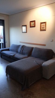 Foto 2 de Piso en alquiler en Penya-Roja de 2 habitaciones con muebles y balcón