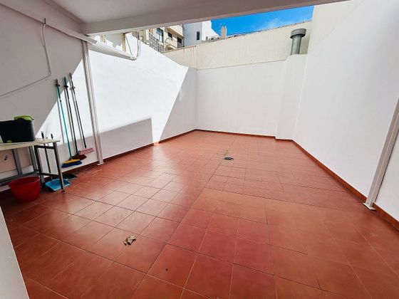 Foto 2 de Piso en venta en La Roqueta de 2 habitaciones con terraza y garaje