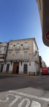 Foto 1 de Casa adossada en venda a plaza Mayor de 6 habitacions amb terrassa i garatge