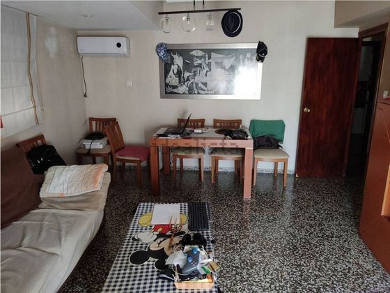 Foto 1 de Venta de piso en Monserrat de 4 habitaciones con aire acondicionado