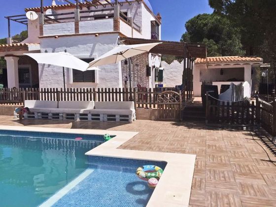 Foto 2 de Venta de chalet en Villablanca de 3 habitaciones con terraza y piscina