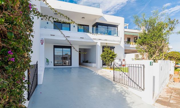 Foto 1 de Casa en lloguer a Guadalmina de 5 habitacions amb terrassa i mobles