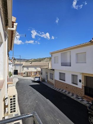 Foto 1 de Venta de casa en Alhendín de 5 habitaciones con terraza y jardín