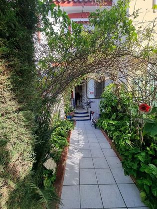 Foto 2 de Venta de casa en Los Boliches de 5 habitaciones con terraza y jardín