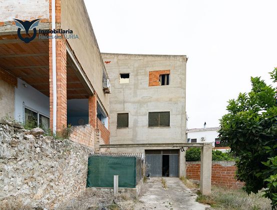Foto 1 de Casa en venda a avenida Del Catorce de 4 habitacions amb garatge i jardí