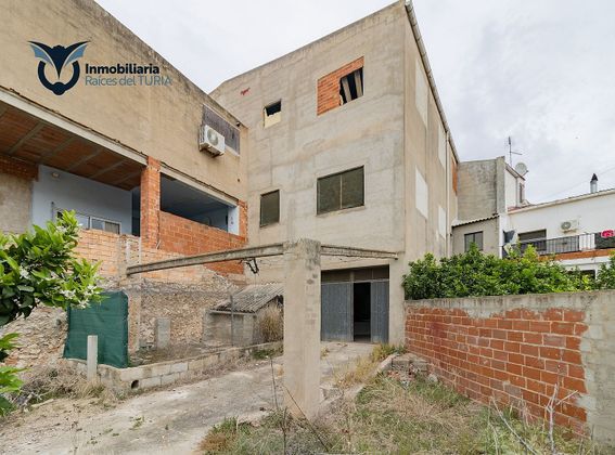 Foto 2 de Casa en venda a avenida Del Catorce de 4 habitacions amb garatge i jardí