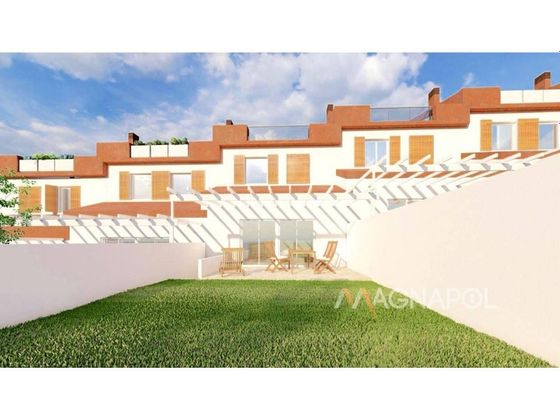 Foto 1 de Casa adossada en lloguer a El Soto de la Moraleja de 5 habitacions amb piscina i jardí