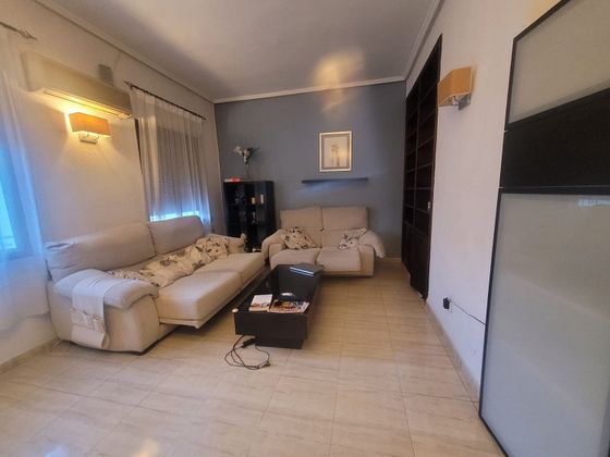 Foto 1 de Piso en alquiler en avenida Perez Galdos de 3 habitaciones con muebles y aire acondicionado