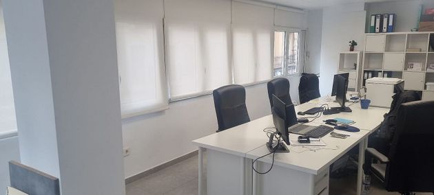 Foto 2 de Oficina en lloguer a calle Del Marqués de Montortal amb aire acondicionat i calefacció