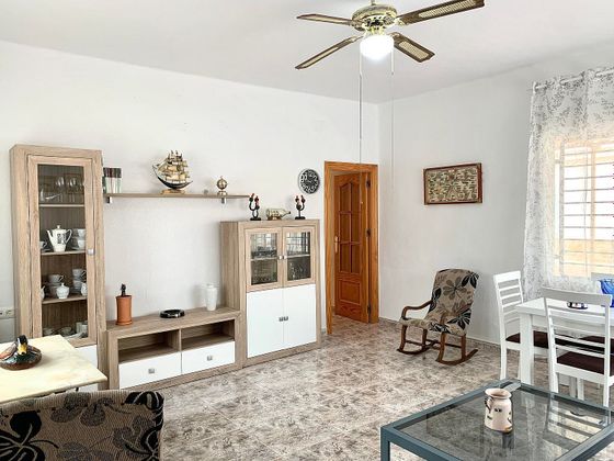 Foto 2 de Xalet en lloguer a Los Urrutias de 3 habitacions amb terrassa i mobles