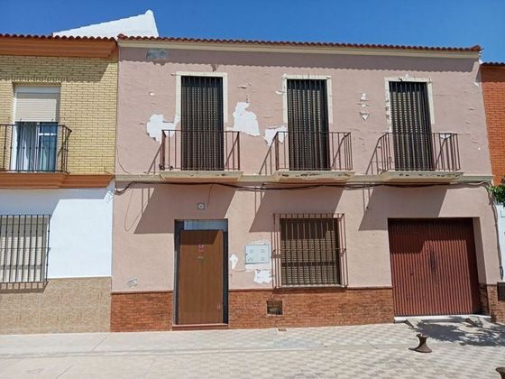 Foto 1 de Casa adossada en venda a Olivares de 4 habitacions amb garatge i balcó