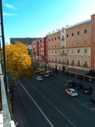Foto 1 de Venta de piso en La Calzada de 5 habitaciones con terraza y ascensor