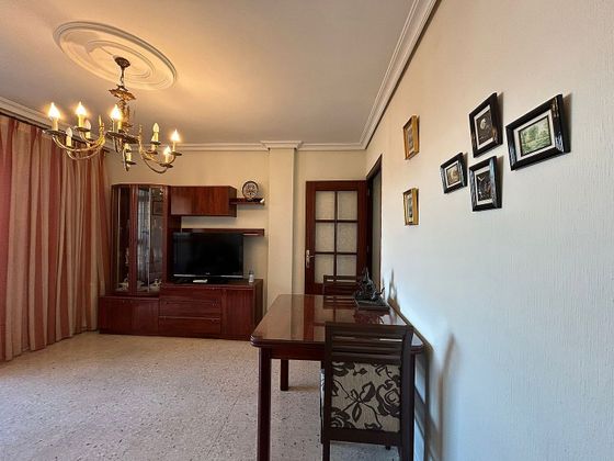 Foto 2 de Pis en lloguer a Poligono Norte - Villegas - La Fontanilla de 2 habitacions amb terrassa i mobles