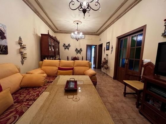 Foto 1 de Casa adossada en venda a Olivares de 4 habitacions amb terrassa i aire acondicionat