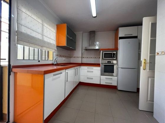 Foto 1 de Casa adossada en venda a Olivares de 4 habitacions amb terrassa i garatge