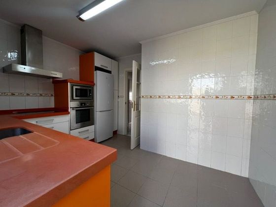 Foto 2 de Venta de casa adosada en Olivares de 4 habitaciones con terraza y garaje