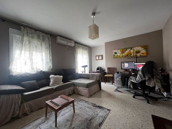 Foto 2 de Casa adossada en venda a Albaida del Aljarafe de 3 habitacions amb terrassa i garatge