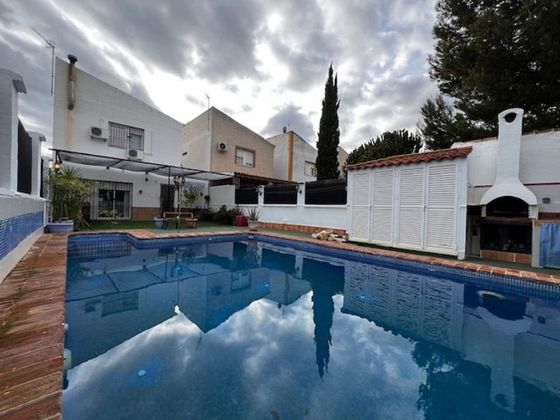 Foto 1 de Venta de chalet en Olivares de 4 habitaciones con terraza y piscina