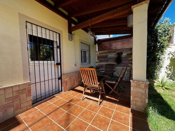 Foto 2 de Casa en venda a Albaida del Aljarafe de 3 habitacions amb terrassa i piscina
