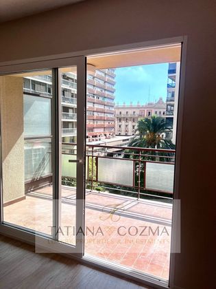 Foto 1 de Piso en alquiler en calle Del Cronista Carreres de 4 habitaciones con terraza y aire acondicionado
