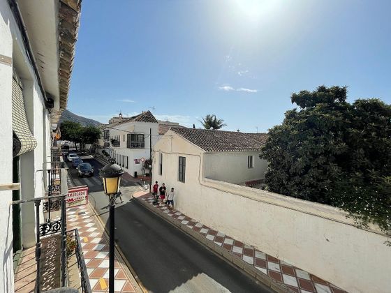 Foto 2 de Casa en venta en avenida Juan Luis Peralta de 5 habitaciones con terraza y balcón