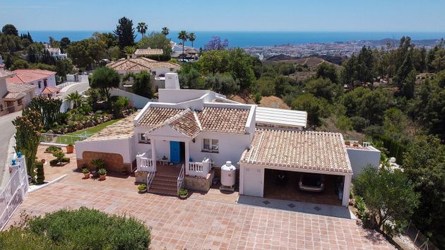 Foto 2 de Chalet en venta en El Higuerón de 3 habitaciones con terraza y piscina