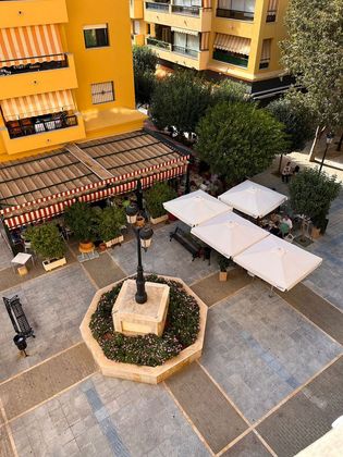 Foto 1 de Venta de piso en San Pedro de Alcántara pueblo de 3 habitaciones con terraza y piscina