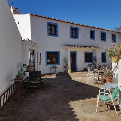 Foto 1 de Casa rural en venta en Almogía de 12 habitaciones con terraza y balcón