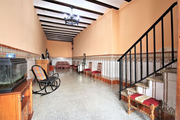 Foto 2 de Casa adossada en venda a Náquera de 10 habitacions amb terrassa i balcó