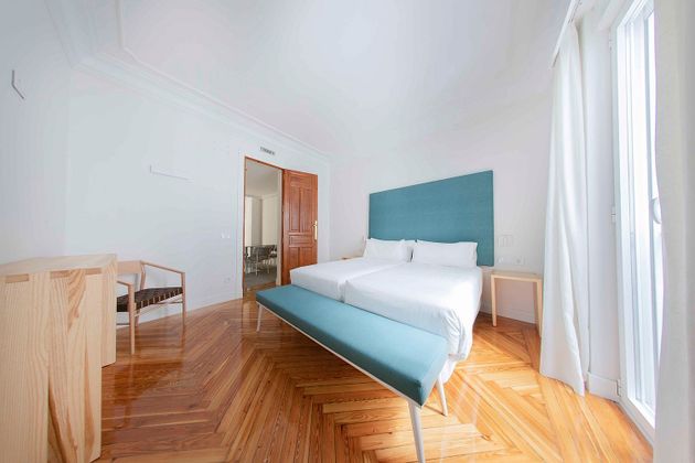 Foto 2 de Pis en lloguer a calle De Atocha de 2 habitacions amb mobles i balcó
