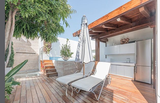 Foto 2 de Chalet en venta en San Vicente de 4 habitaciones con terraza y piscina