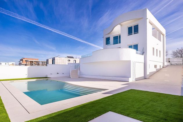 Foto 1 de Xalet en venda a Villanueva Golf de 3 habitacions amb terrassa i piscina