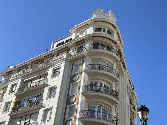 Foto 1 de Venta de piso en Santa Cruz de 5 habitaciones con garaje y balcón