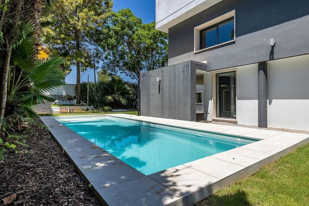 Foto 2 de Xalet en venda a Camas de 10 habitacions amb terrassa i piscina