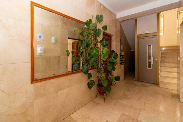 Foto 1 de Piso en venta en Santa Marina - La Paz de 3 habitaciones con ascensor