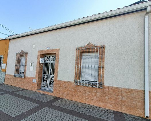 Foto 2 de Casa en venta en Albuera (La) de 4 habitaciones con terraza