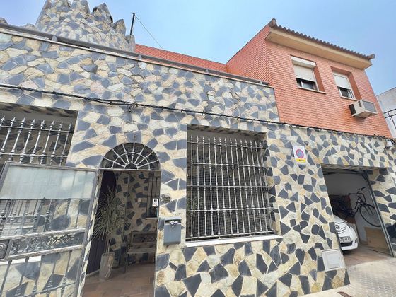 Foto 2 de Venta de casa adosada en calle Pamplona de 4 habitaciones con terraza y garaje