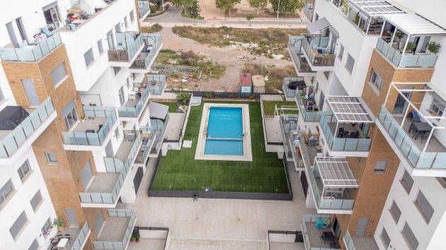 Foto 1 de Venta de piso en calle Vent de Ponent de 3 habitaciones con piscina y balcón