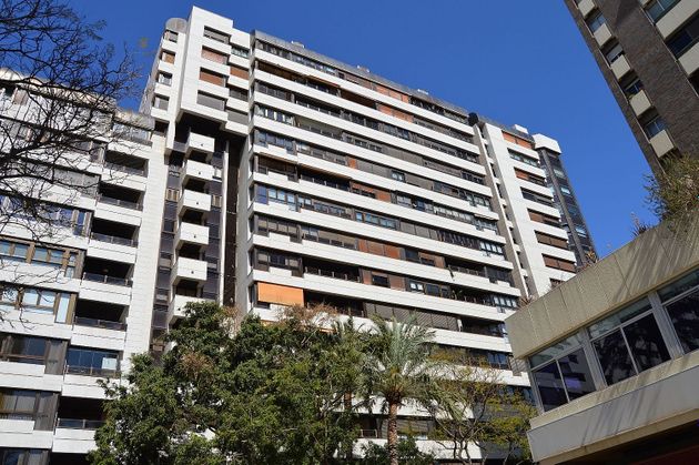 Foto 1 de Piso en venta en plaza De la Legió Espanyola de 3 habitaciones con balcón y ascensor