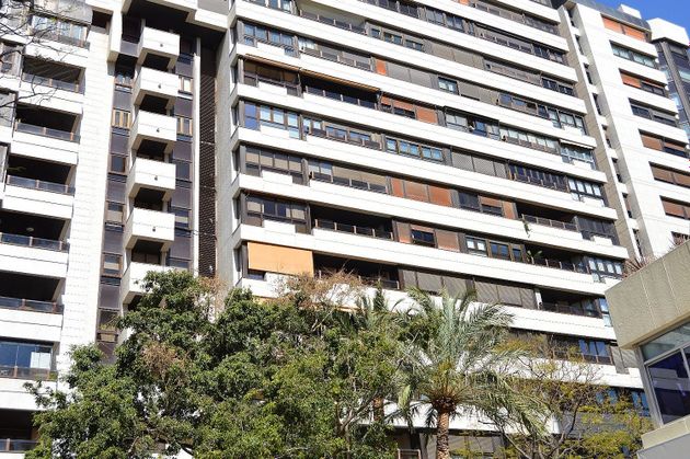 Foto 2 de Piso en venta en plaza De la Legió Espanyola de 3 habitaciones con balcón y ascensor