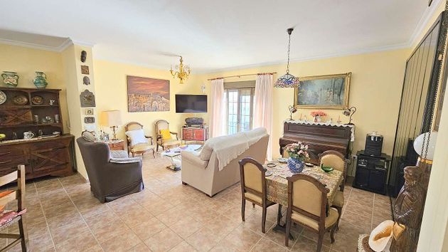 Foto 2 de Casa adosada en venta en Benajarafe – Almayate de 4 habitaciones con terraza