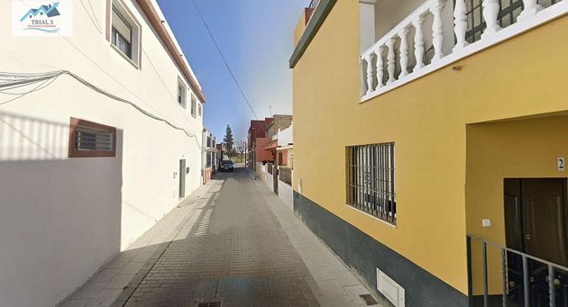 Foto 1 de Casa en venda a La Paz de 3 habitacions amb jardí