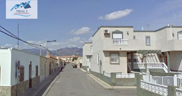 Foto 1 de Casa en venda a San Isidro - Campohermoso de 4 habitacions amb garatge i jardí