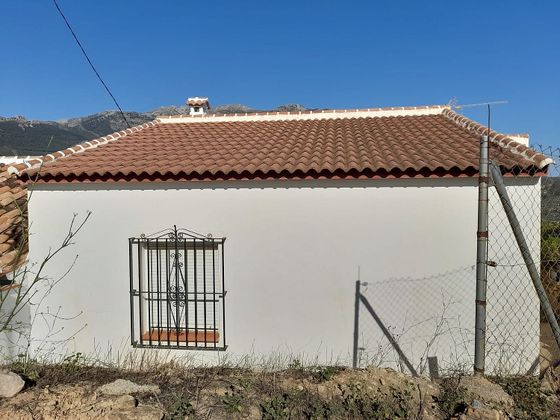 Foto 2 de Casa rural en venda a Alcaucín de 2 habitacions amb terrassa