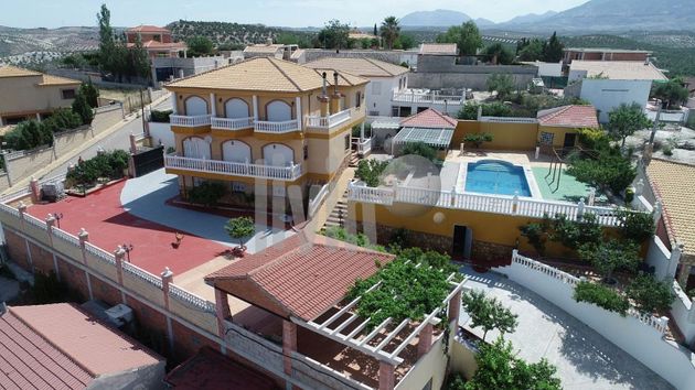 Foto 1 de Chalet en venta en Guardia de Jaén (La) de 7 habitaciones con terraza y piscina