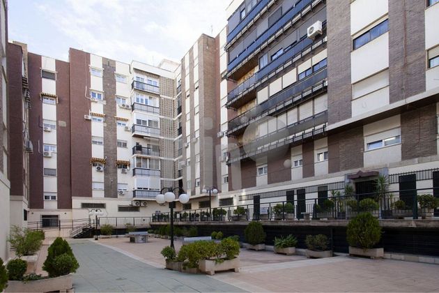 Foto 1 de Venta de piso en Avda de Madrid - Pº de la Estación de 5 habitaciones con terraza y piscina
